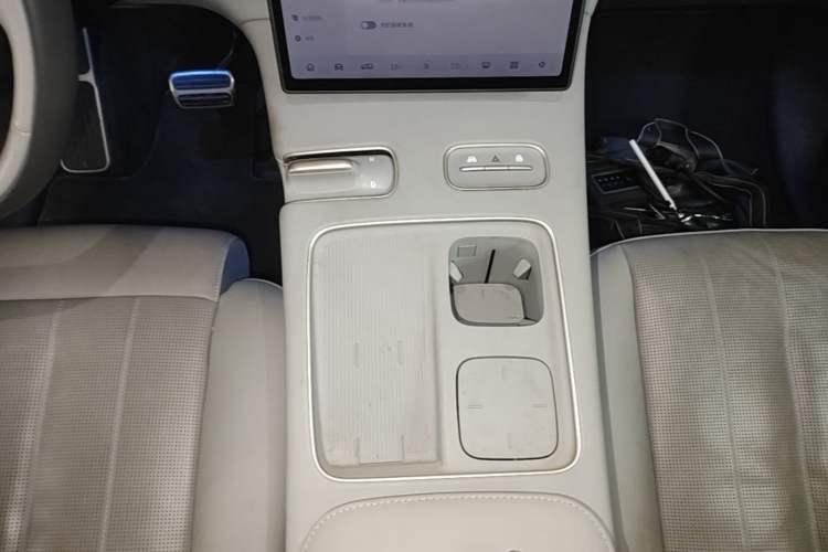 Used Nio ES8 2024 75 kWh Gear Lever