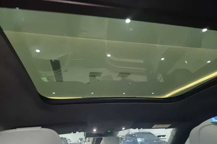 Used Nio ES8 2024 75 kWh Headliner