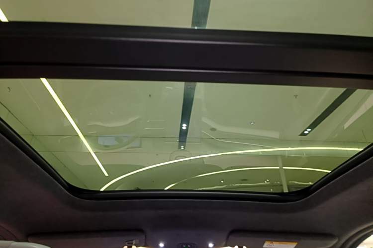 Used Nio ES8 2024 75 kWh Executive Edition Headliner