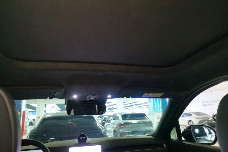 Used Nio ES8 2024 75 kWh Headliner