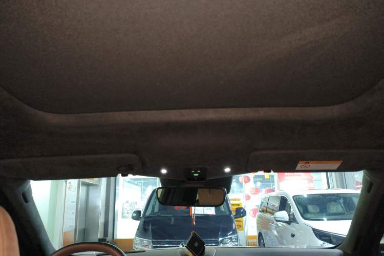 Used Nio ES8 2024 75 kWh Executive Edition Headliner