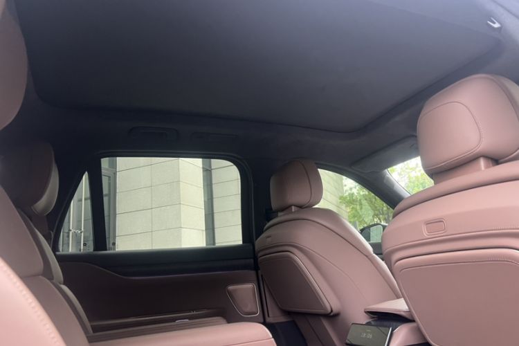 Used Nio ES8 2024 75 kWh Interior 1
