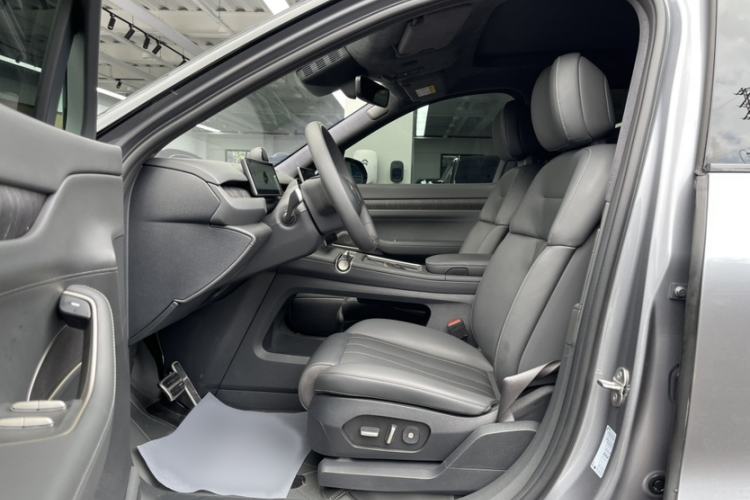 Used Nio ES8 2024 75 kWh Interior 2