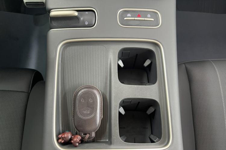 Used Nio ES8 2024 75 kWh Interior 3
