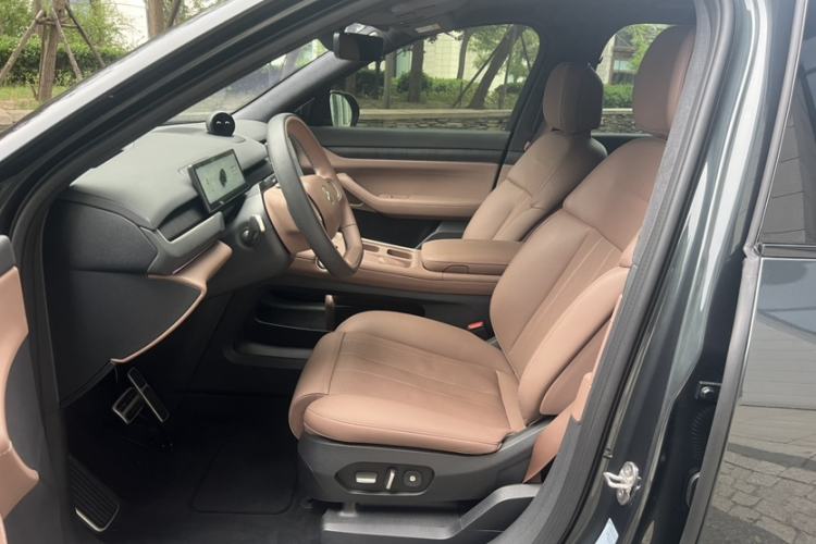 Used Nio ES8 2024 75 kWh Interior 8