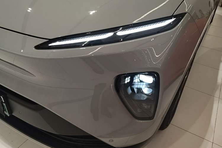 Used Nio ES8 2024 75 kWh Executive Edition Left Front Headlight