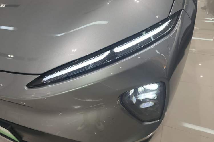 Used Nio ES8 2024 75 kWh Left Front Headlight