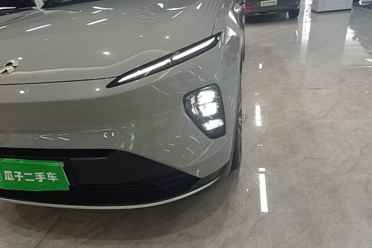 Used Nio ES8 2024 75 kWh Left Front Headlight