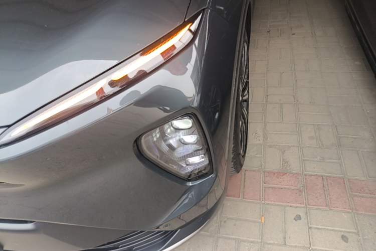 Used Nio ES8 2024 75 kWh Left Front Headlight
