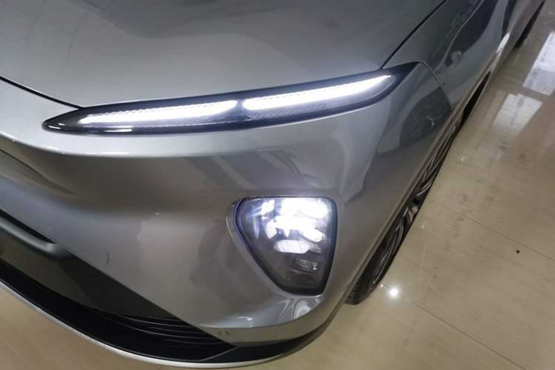 Used Nio ES8 2024 75 kWh Left Front Headlight