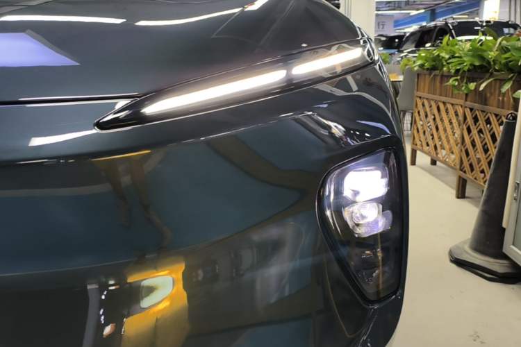 Used Nio ES8 2024 100kWh Signature Edition Left Front Headlight