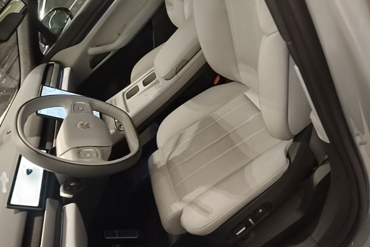 Used Nio ES8 2024 75 kWh Executive Edition Left Front Seat