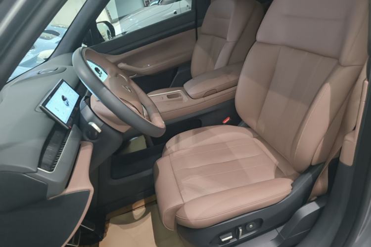 Used Nio ES8 2024 75 kWh Left Front Seat