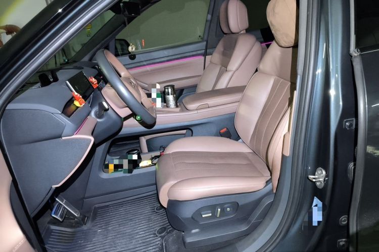 Used Nio ES8 2024 75 kWh Left Front Seat