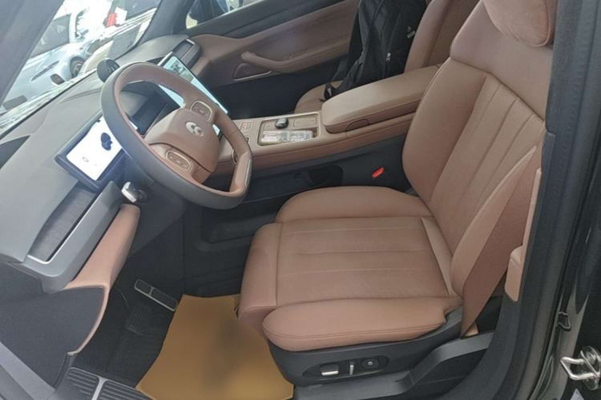 Used Nio ES8 2024 75 kWh Left Front Seat