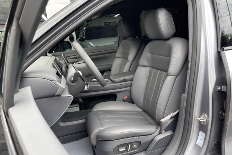 Used Nio ES8 2024 75 kWh Left Front Seat