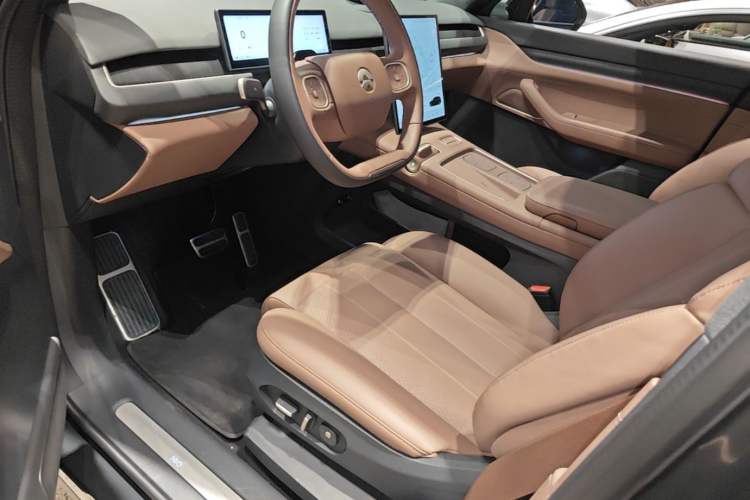 Used Nio ES8 2024 75 kWh Left Front Seat