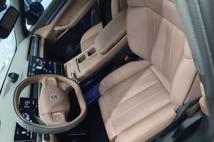 Used Nio ES8 2024 75 kWh Executive Edition Left Front Seat