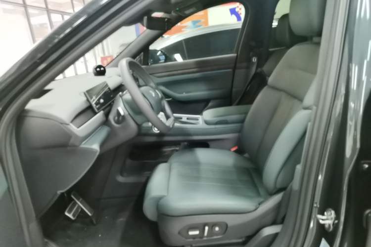 Used Nio ES8 2024 100kWh Signature Edition Left Front Seat