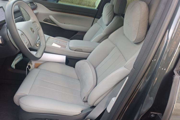 Used Nio ES8 2024 75 kWh Left Front Seat