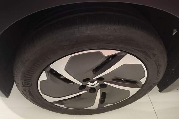 Used Nio ES8 2024 75 kWh Executive Edition Left Front Wheel Hub