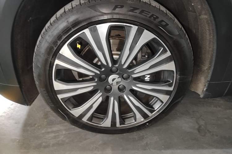 Used Nio ES8 2024 75 kWh Left Front Wheel Hub