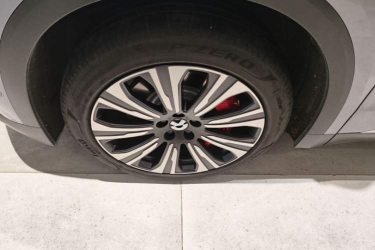 Used Nio ES8 2024 75 kWh Left Front Wheel Hub