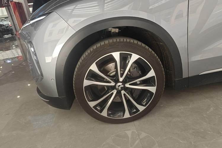 Used Nio ES8 2024 75 kWh Executive Edition Left Front Wheel Hub