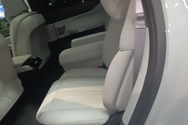 Used Nio ES8 2024 75 kWh Left Rear Seat