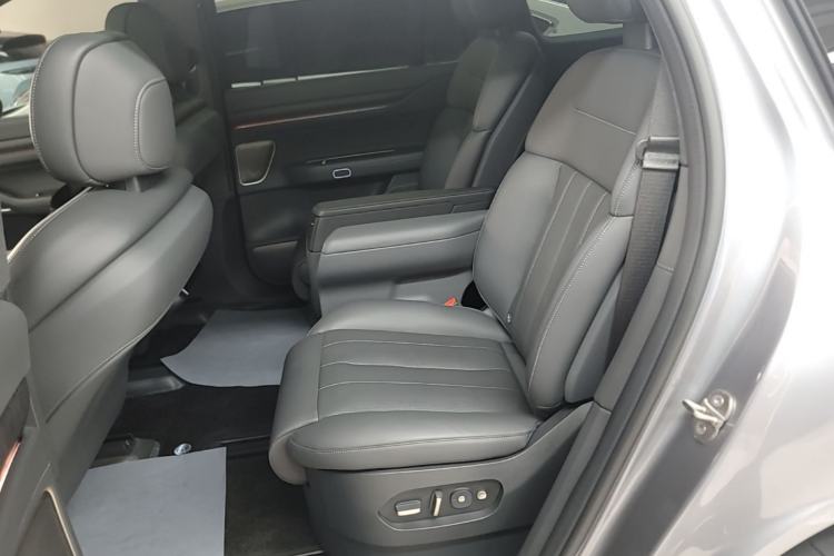 Used Nio ES8 2024 75 kWh Left Rear Seat