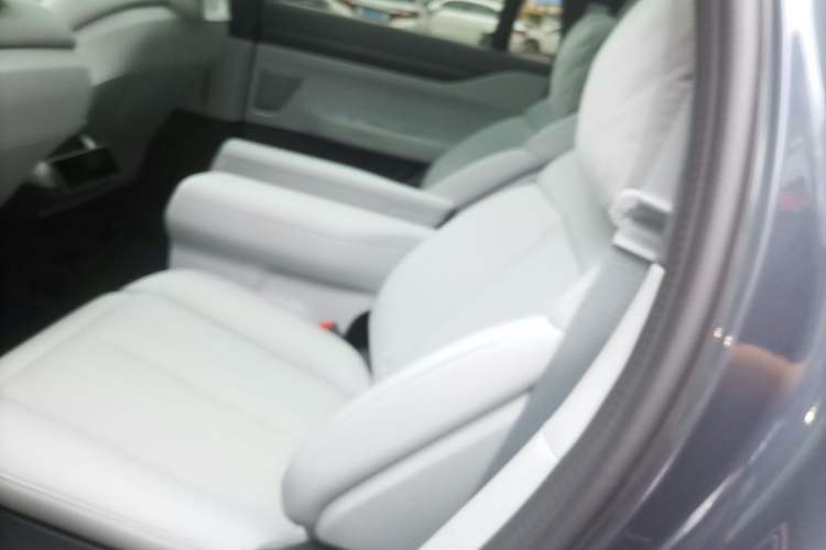 Used Nio ES8 2024 75 kWh Left Rear Seat