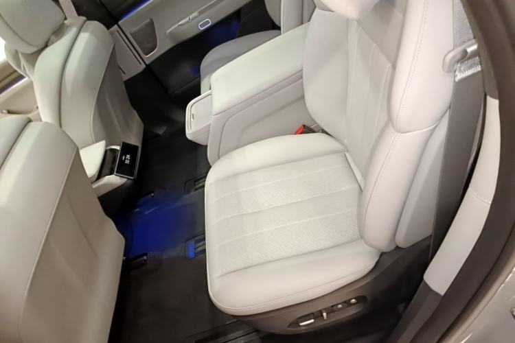 Used Nio ES8 2024 75 kWh Executive Edition Left Rear Seat