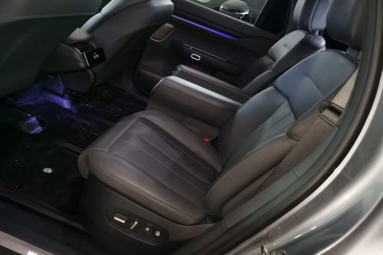 Used Nio ES8 2024 75 kWh Left Rear Seat