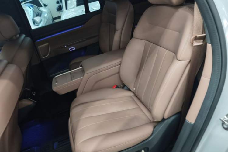 Used Nio ES8 2024 75 kWh Executive Edition Left Rear Seat