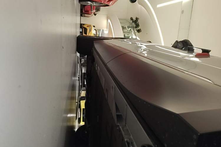 Used Nio ES8 2024 75 kWh Executive Edition Left Side Sill
