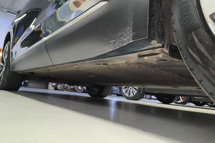 Used Nio ES8 2024 100kWh Signature Edition Left Side Sill