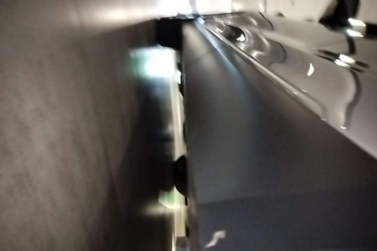Used Nio ES8 2024 75 kWh Executive Edition Left Side Sill