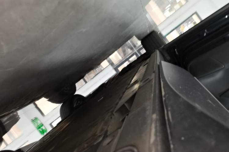 Used Nio ES8 2024 100kWh Signature Edition Left Side Sill