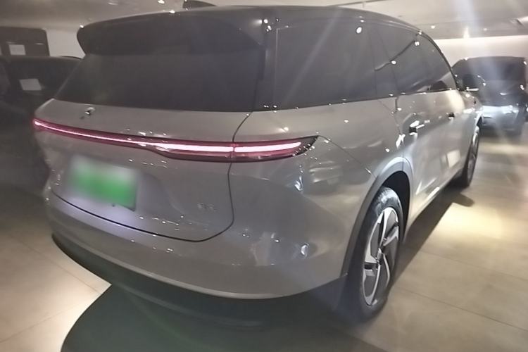 Used Nio ES8 2024 75 kWh Executive Edition Rear Right 45 Deg