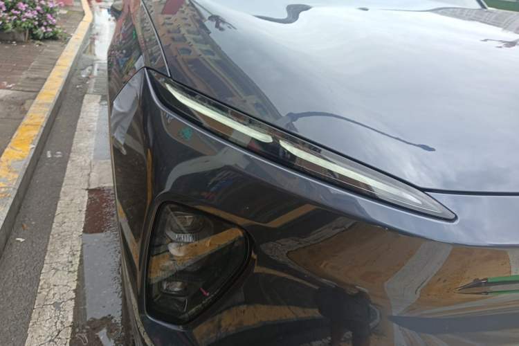 Used Nio ES8 2024 75 kWh Right Front Headlight
