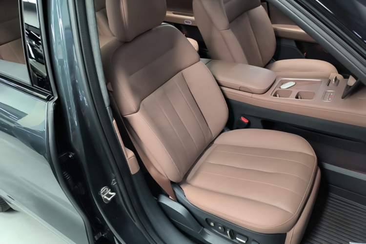 Used Nio ES8 2024 100kWh Signature Edition Right Front Seat