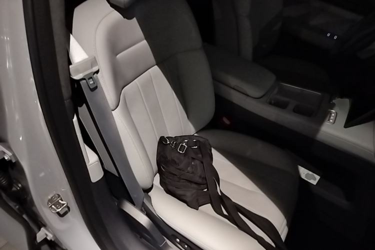 Used Nio ES8 2024 75 kWh Executive Edition Right Front Seat