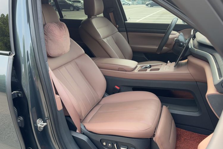 Used Nio ES8 2024 75 kWh Right Front Seat