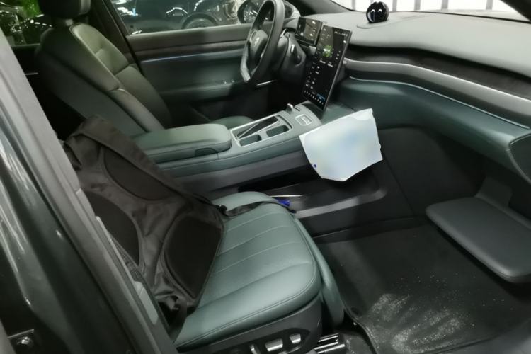 Used Nio ES8 2024 100kWh Signature Edition Right Front Seat