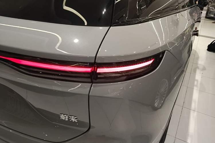 Used Nio ES8 2024 75 kWh Executive Edition Right Rear Taillight