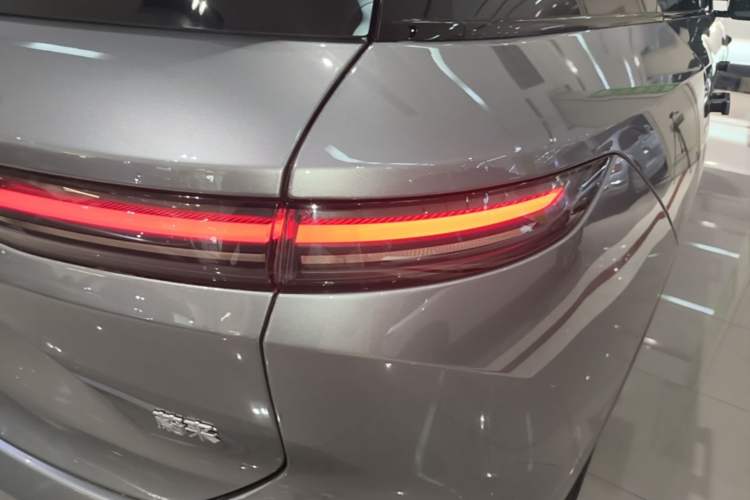 Used Nio ES8 2024 75 kWh Right Rear Taillight