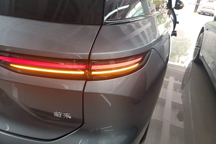 Used Nio ES8 2024 75 kWh Right Rear Taillight