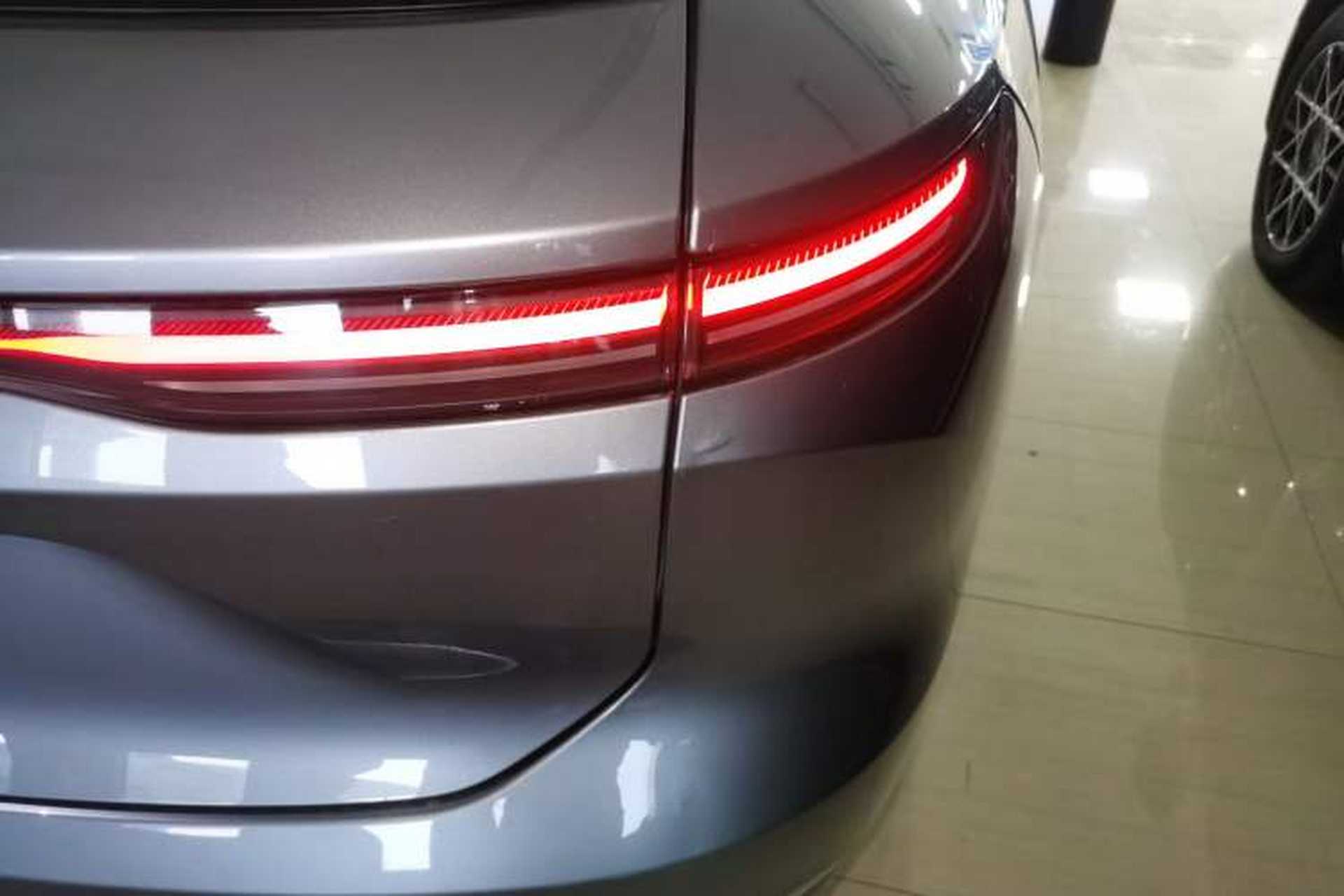 Used Nio ES8 2024 75 kWh Right Rear Taillight
