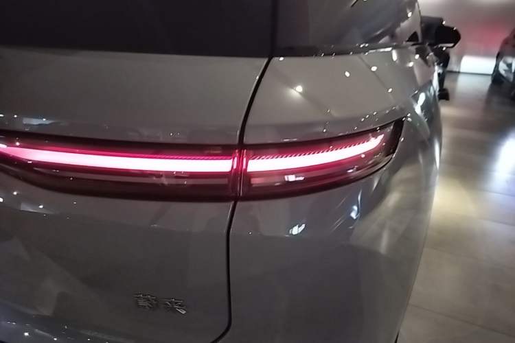Used Nio ES8 2024 75 kWh Executive Edition Right Rear Taillight