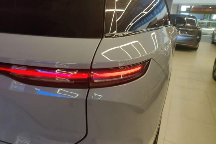 Used Nio ES8 2024 100kWh Right Rear Taillight